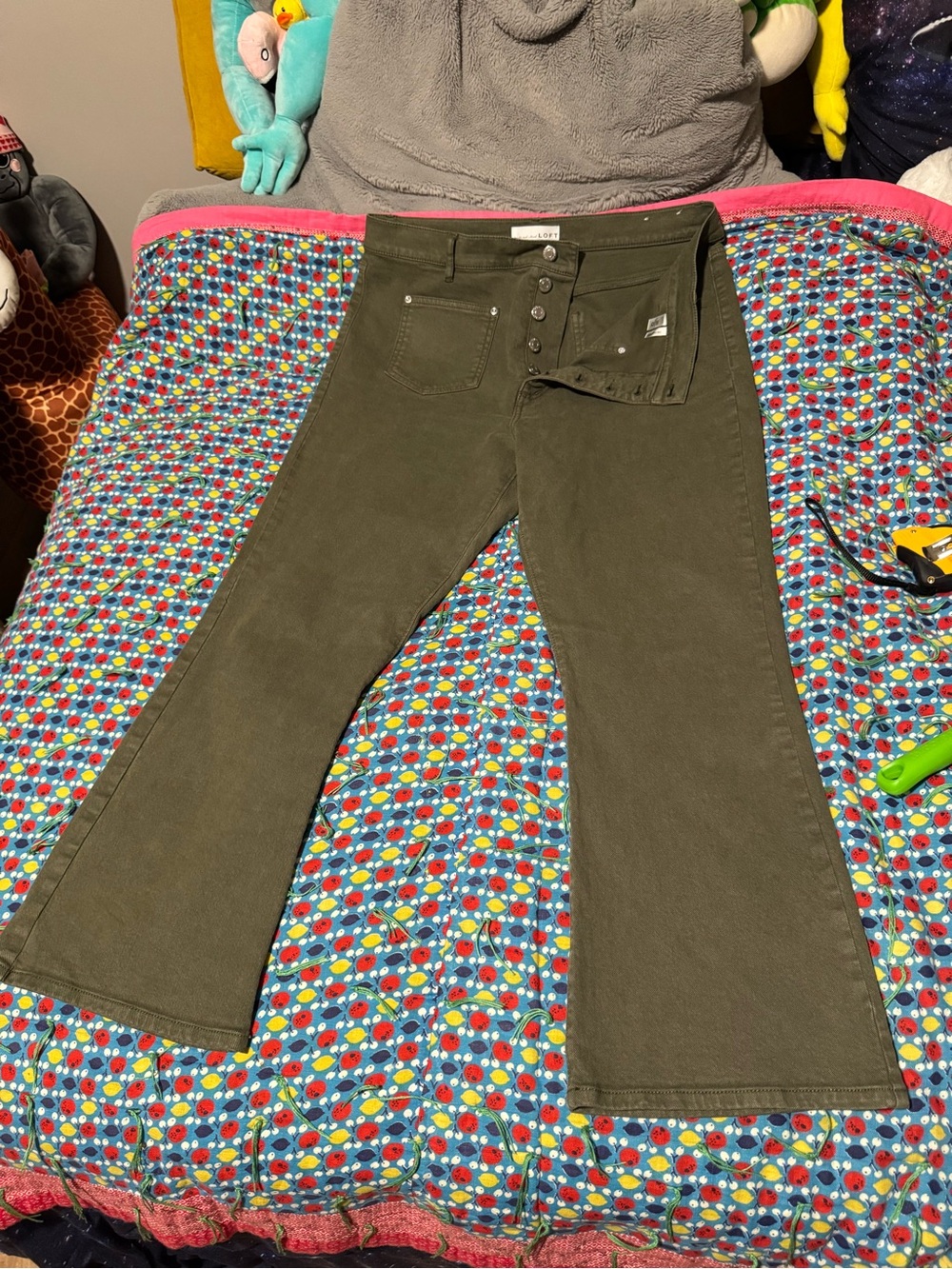NWOT LOFT Green Denim Welt Pocket High Rise Kick Crop Jeans size 12
